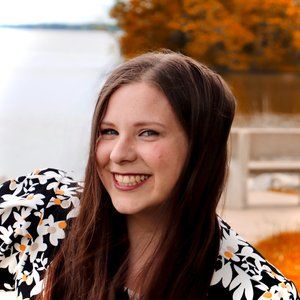 Meet your Posher, Mia